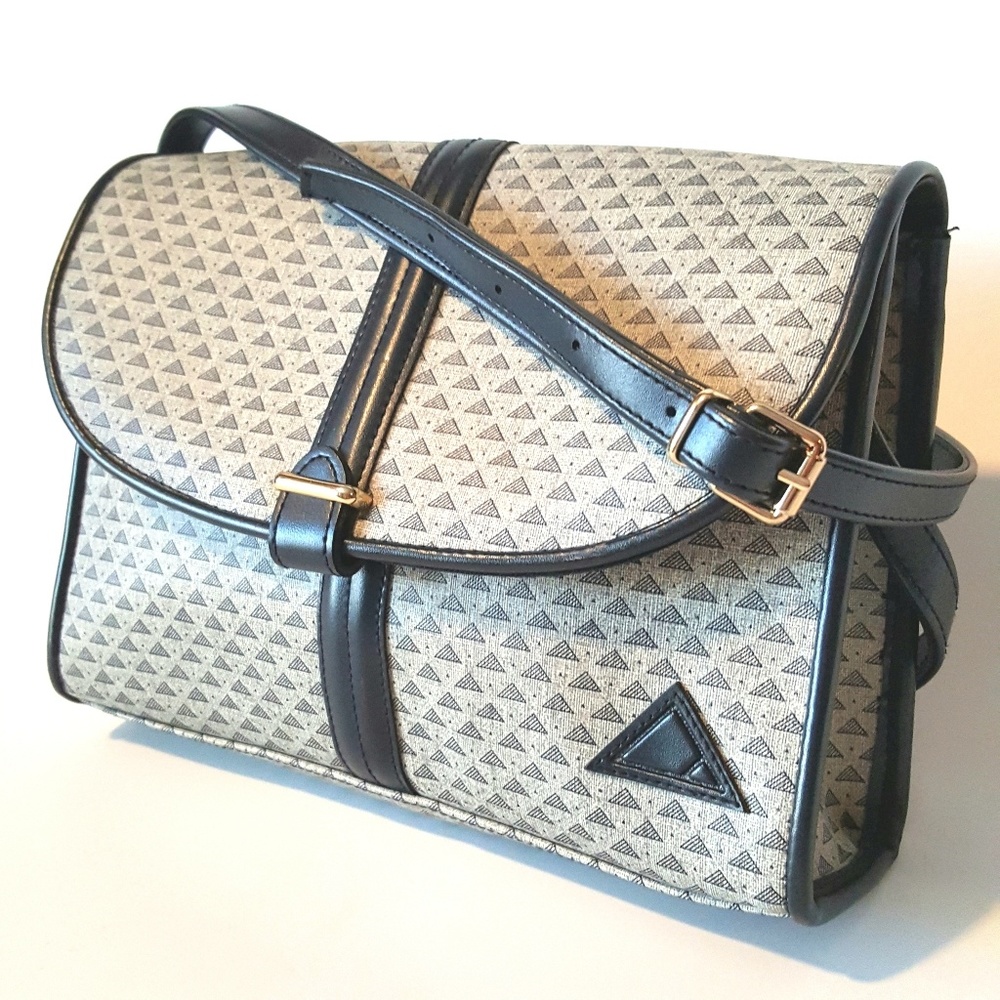 🎀SOLD🎀 Vtg. 80s LIZ CLAIBORNE LOGO Crossbody Bag - Picture 6 of 8